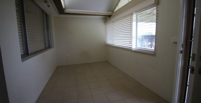 LLANDILO NSW 20624448