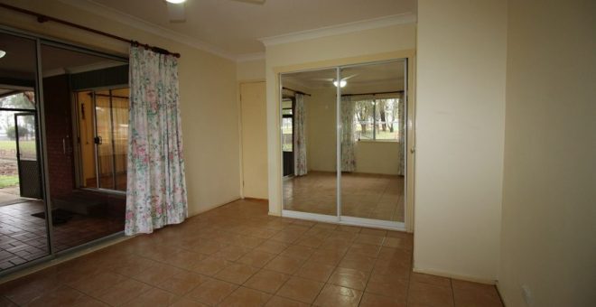 LLANDILO NSW 20648576