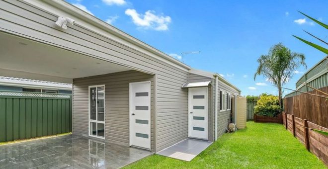 CLAREMONT MEADOWS NSW 20677215